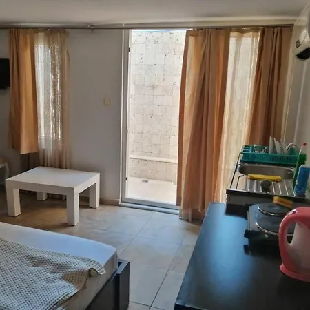 Harika Havuz Manzarali Daire.wifi ,mutfak Apartment Side